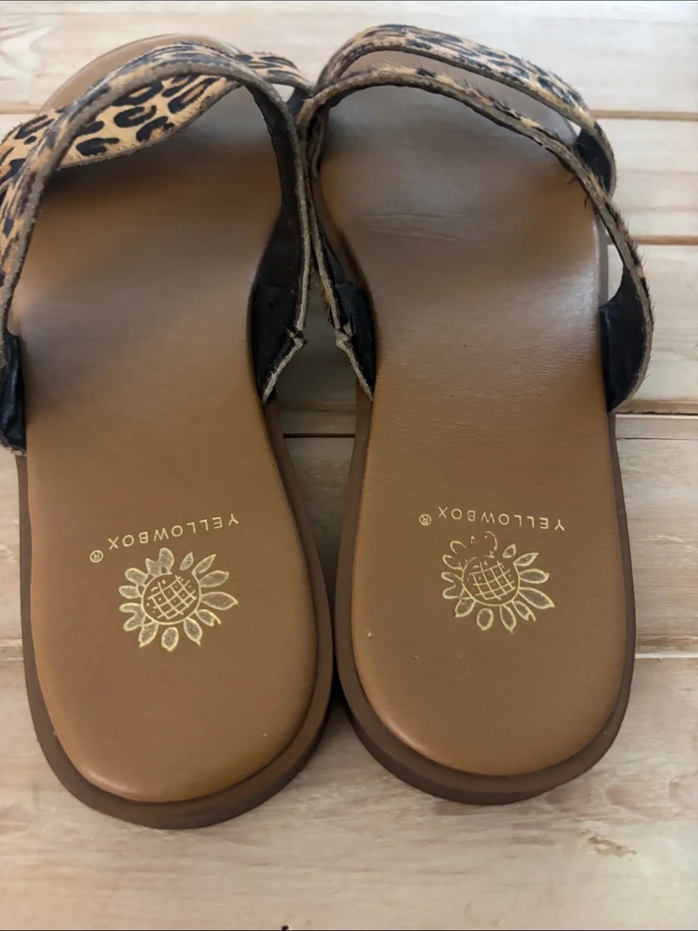 Yellow boxLeopard Print Double Strap Slide Sandals - size 9 - Picture 4 of 5